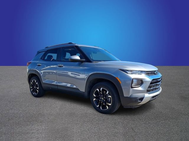 Used 2023 Chevrolet TrailBlazer LT w/ Sun and Liftgate Package AWD/4WD image 3