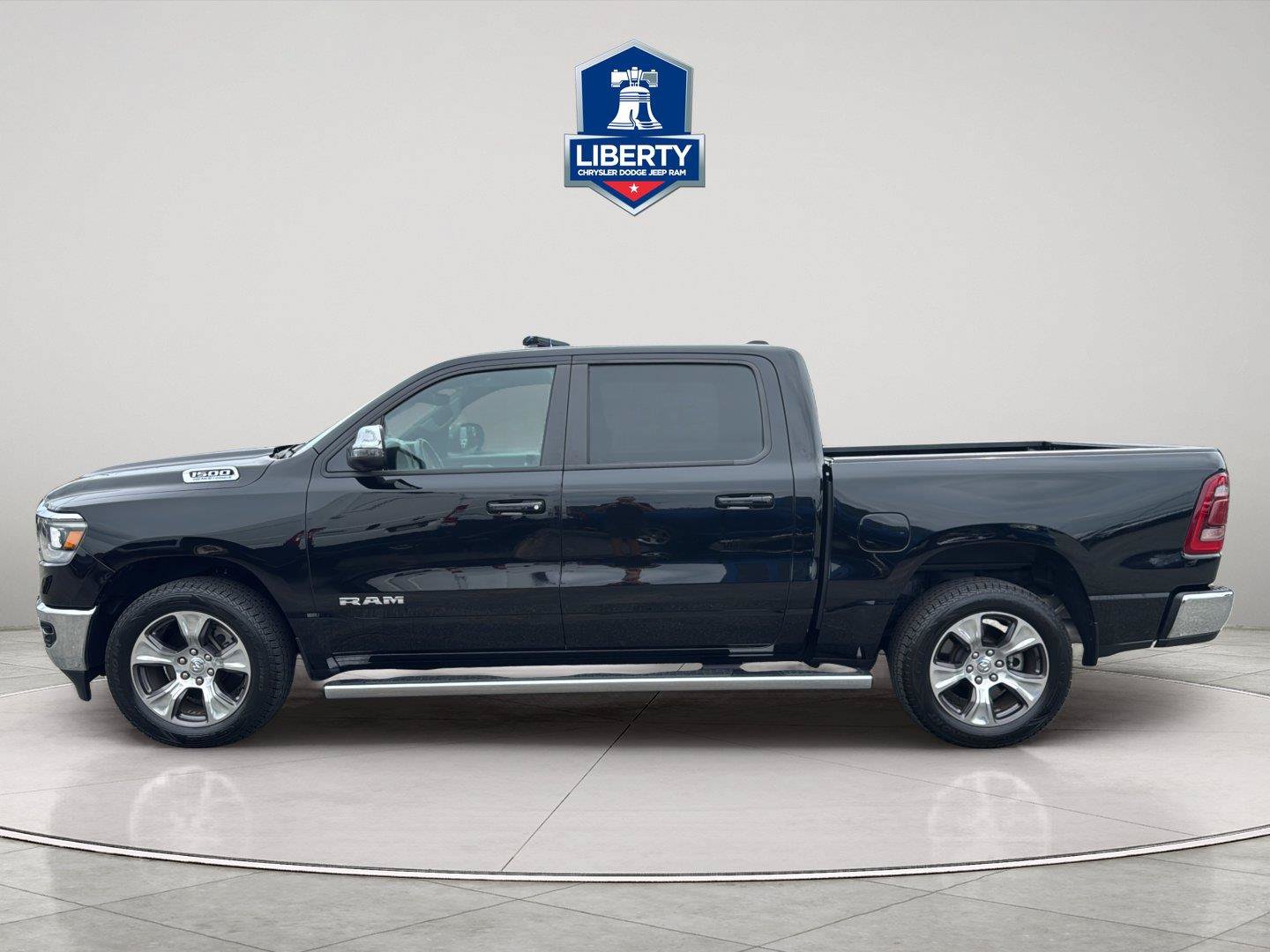 Used 2023 RAM 1500 Laramie AWD/4WD image 5