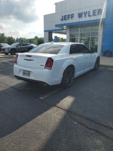 Used 2023 Chrysler 300 Touring w/ Sport Appearance Package RWD image 2