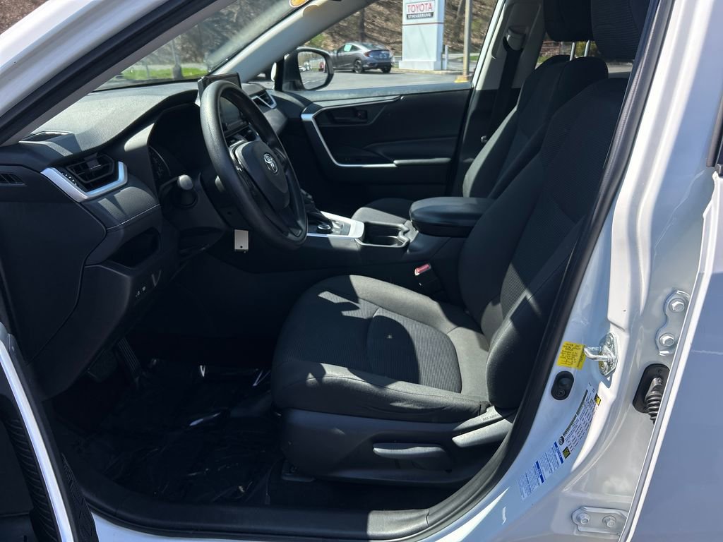 Certified 2021 Toyota RAV4 LE AWD/4WD image 18