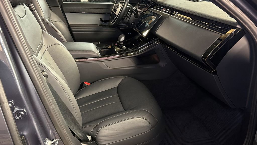 Used 2024 Land Rover Range Rover Sport SE image 9