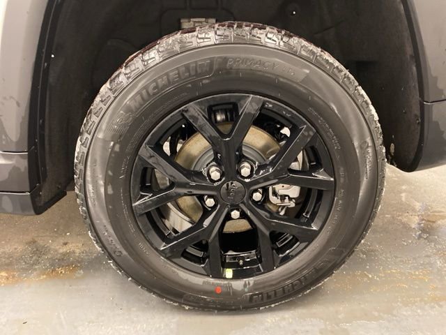 Used 2026 Jeep Grand Cherokee Laredo AWD/4WD image 29