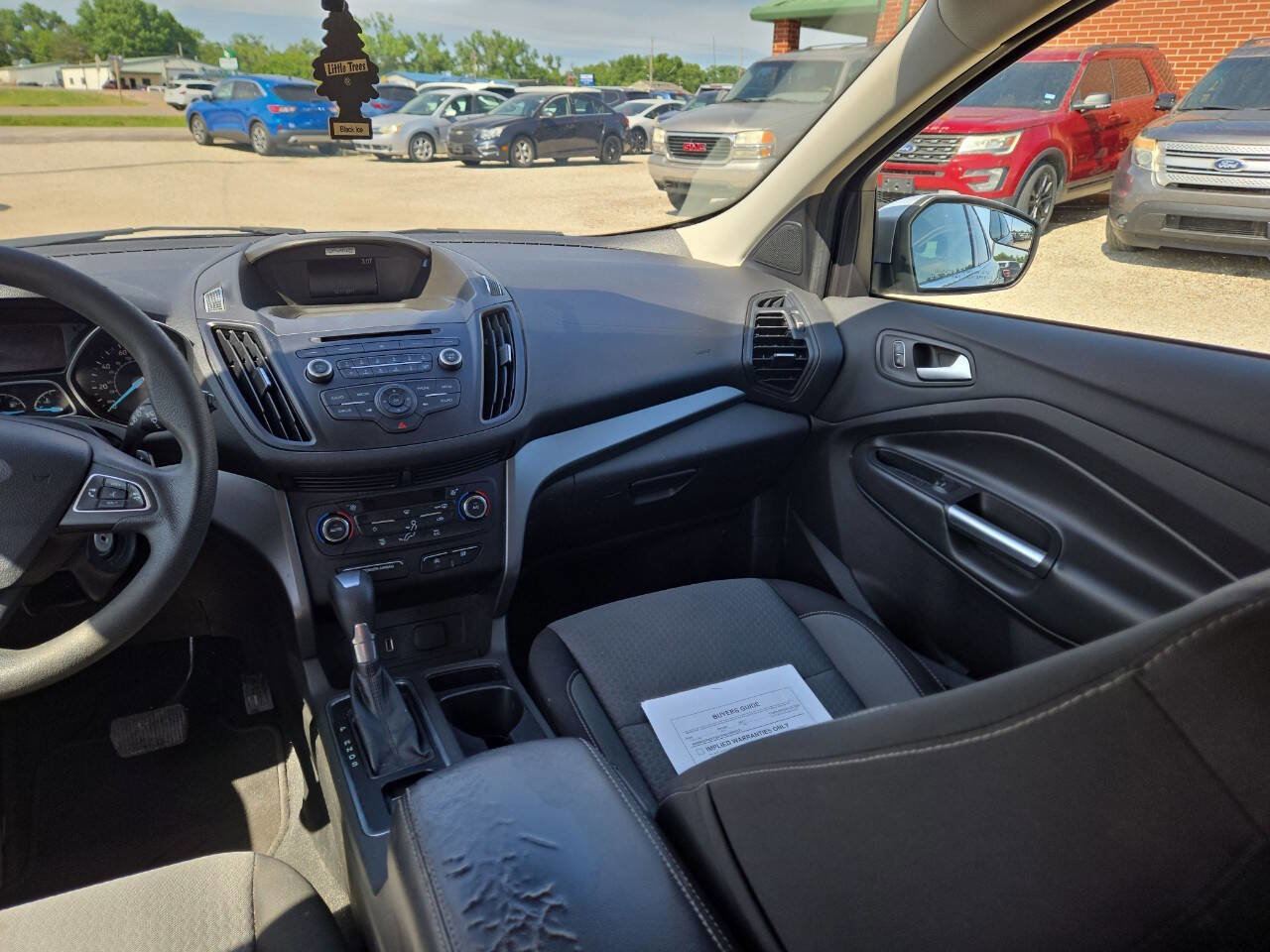 Used 2017 Ford Escape SE AWD/4WD image 10