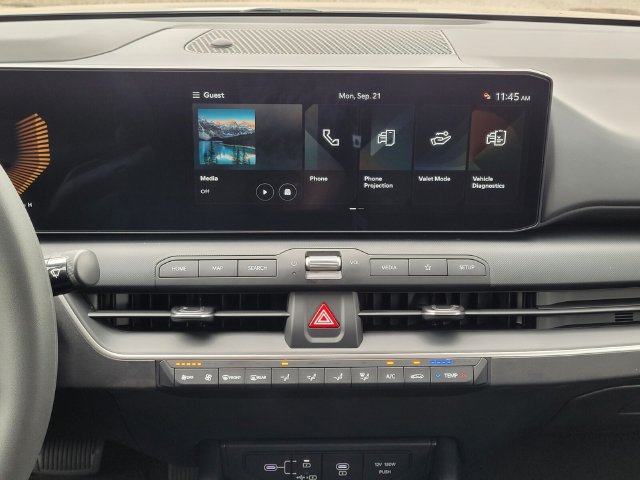 New 2026 Kia K4 FWD image 10