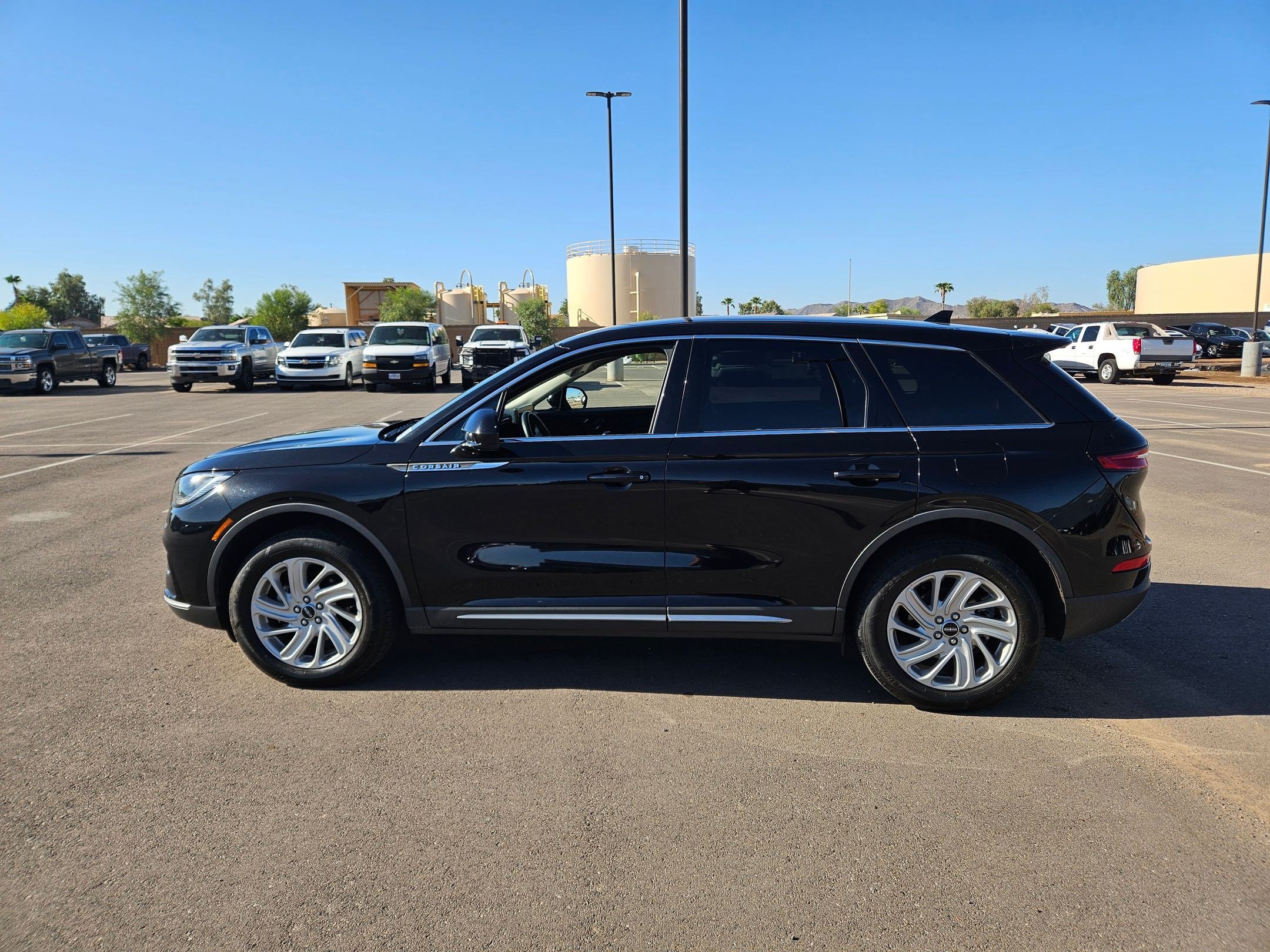 Used 2023 Lincoln Corsair AWD image 2