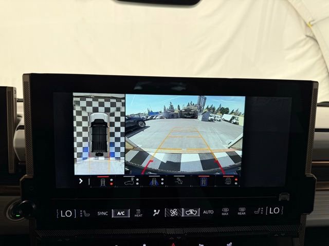 Used 2024 GMC Hummer EV 2X w/ LPO, Illumination Package image 38