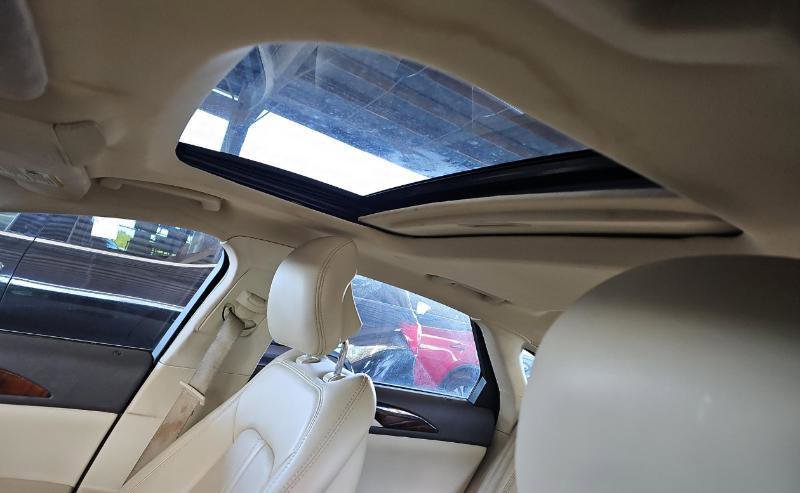 Used 2013 Lincoln MKZ FWD image 9