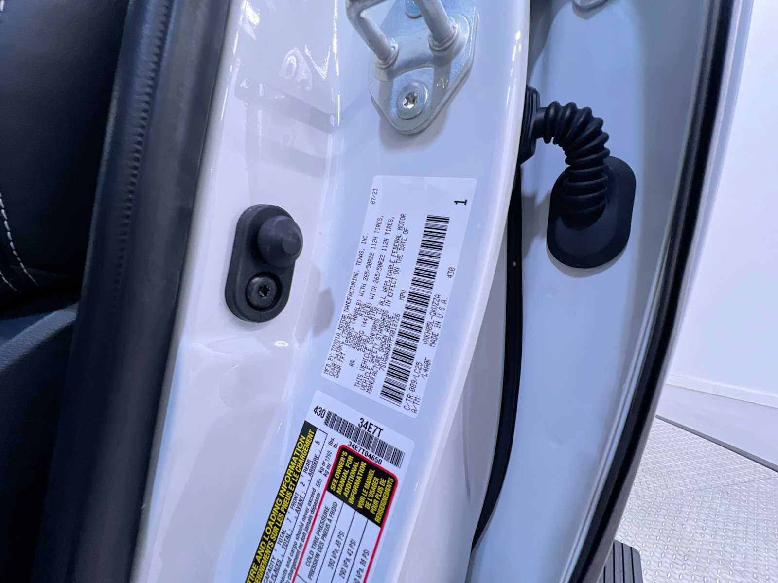 Used 2023 Toyota Sequoia Capstone AWD/4WD image 46