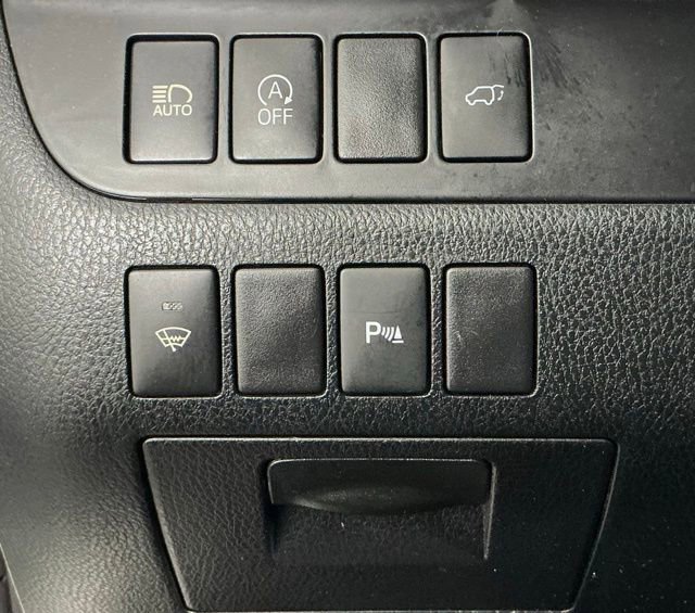 Used 2017 Toyota Highlander Limited FWD image 13