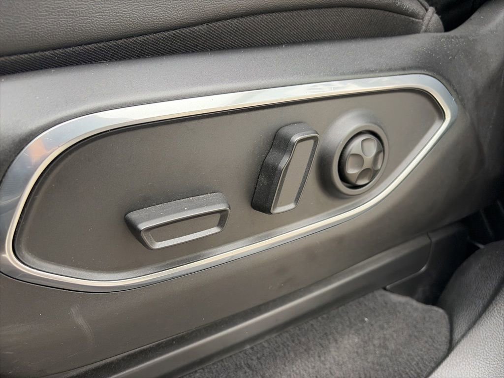 Used 2022 Jeep Wagoneer Series I w/ Convenience Group I AWD/4WD image 13