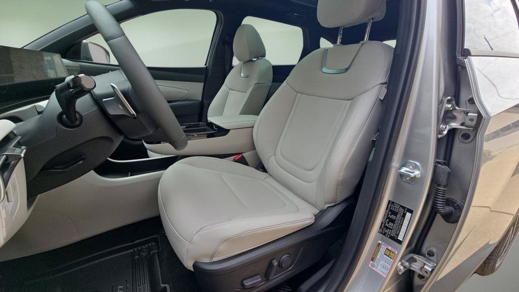 New 2026 Hyundai Tucson Limited FWD image 8