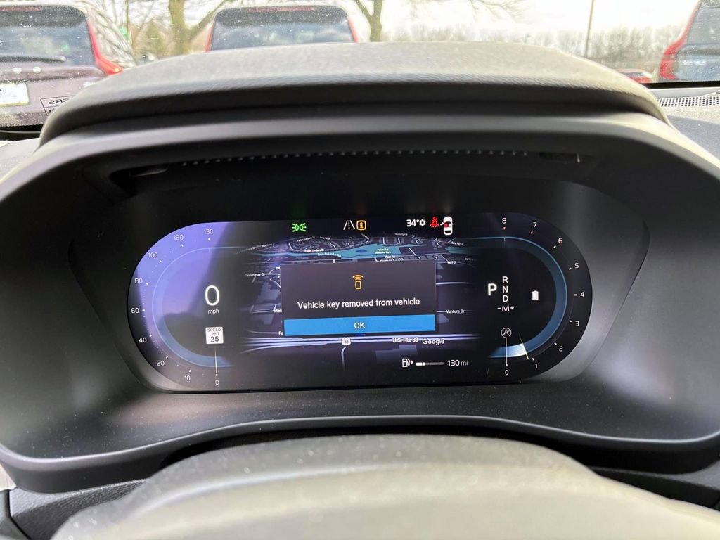 Certified 2025 Volvo XC40 B5 Plus w/ Protection Package Premier image 15