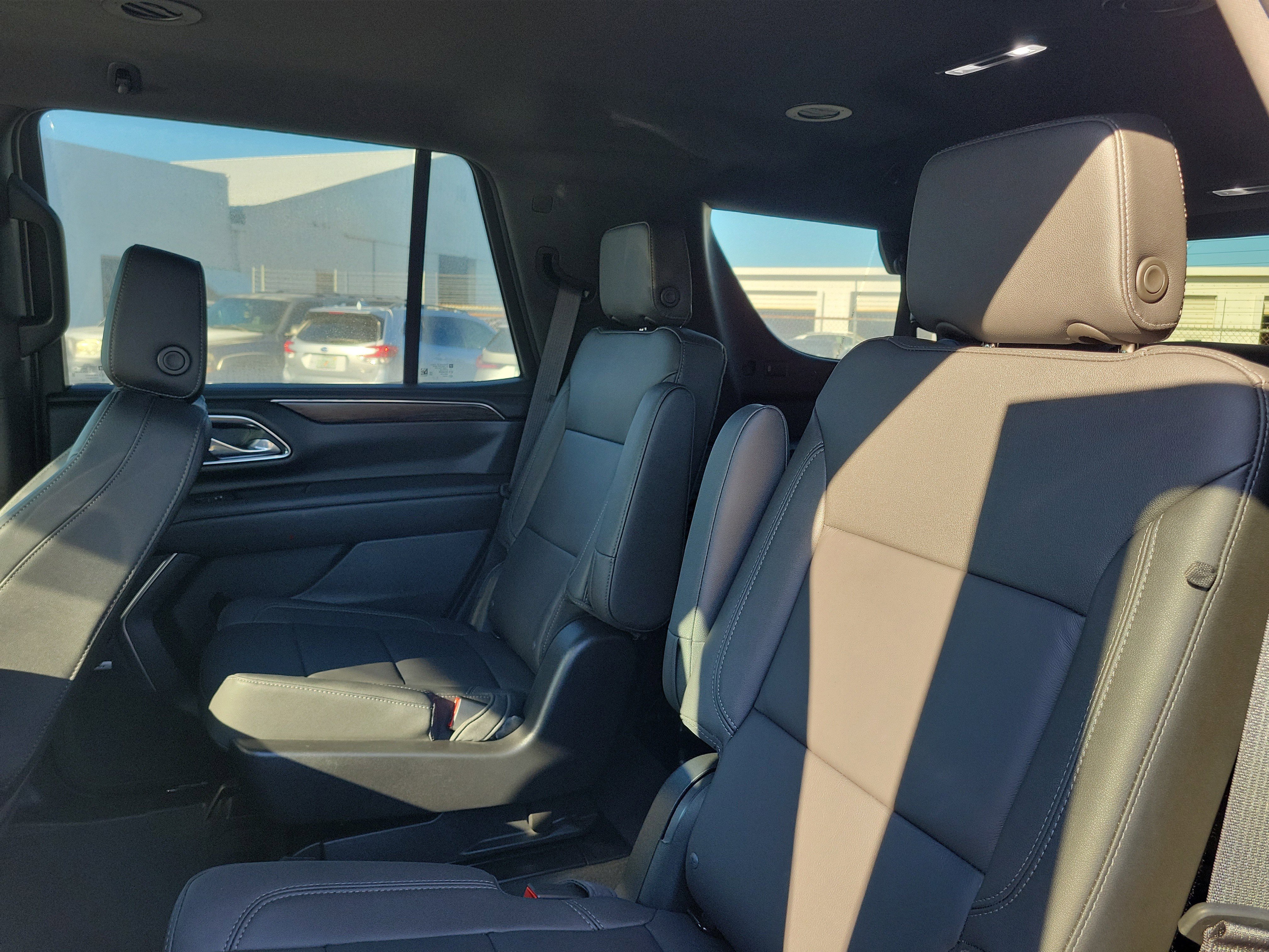 Used 2024 Chevrolet Tahoe Z71 w/ Luxury Package image 9