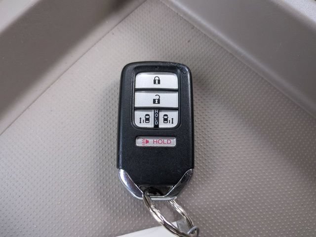 Used 2017 Honda Odyssey SE image 34