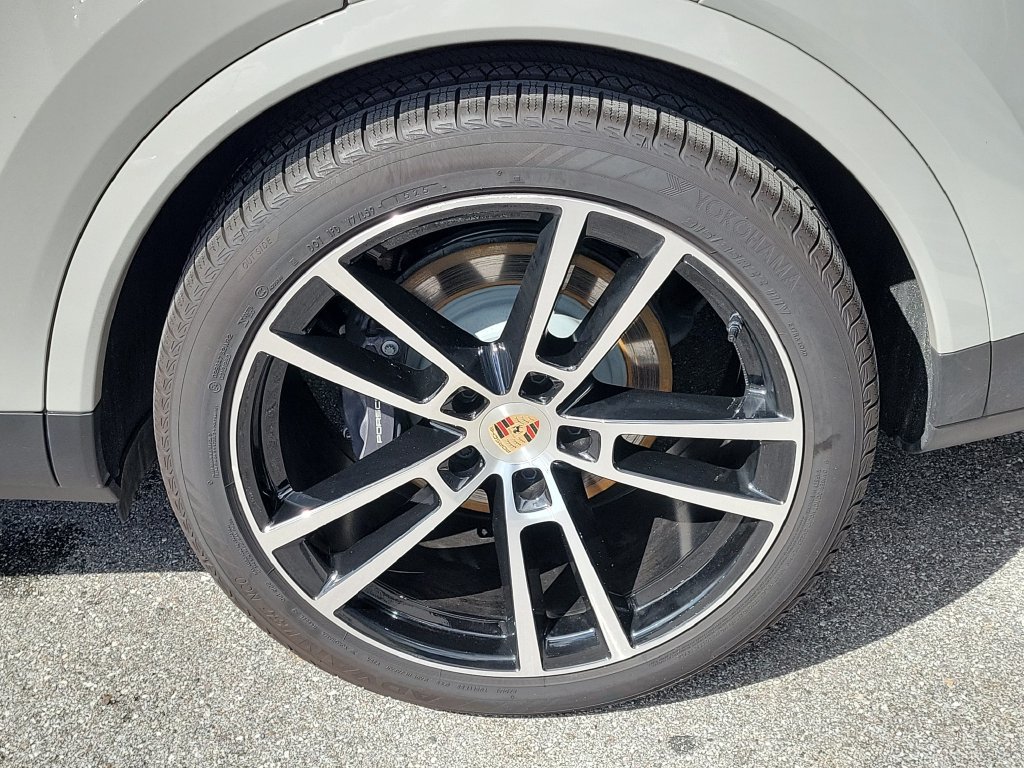 Certified 2026 Porsche Cayenne Coupe AWD/4WD image 11