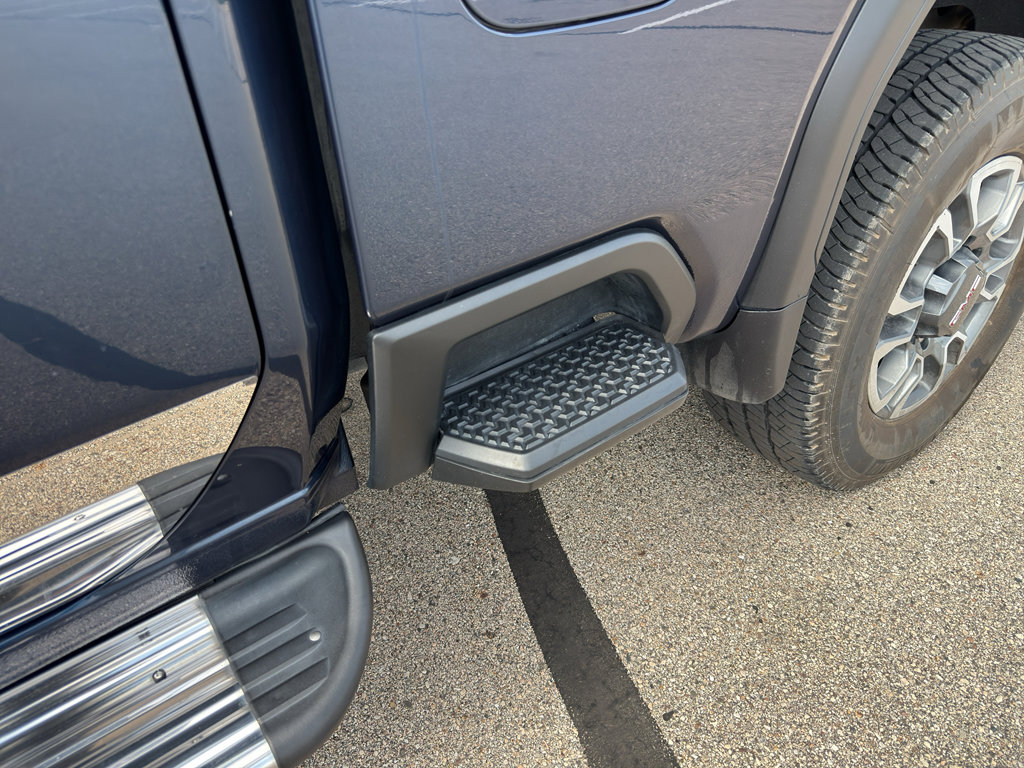 Used 2023 GMC Sierra 2500 SLT w/ SLT Convenience Package image 14