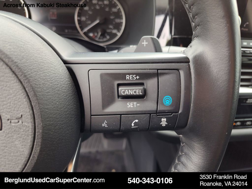 Used 2024 Nissan Pathfinder SV w/ SV Premium Package AWD/4WD image 27