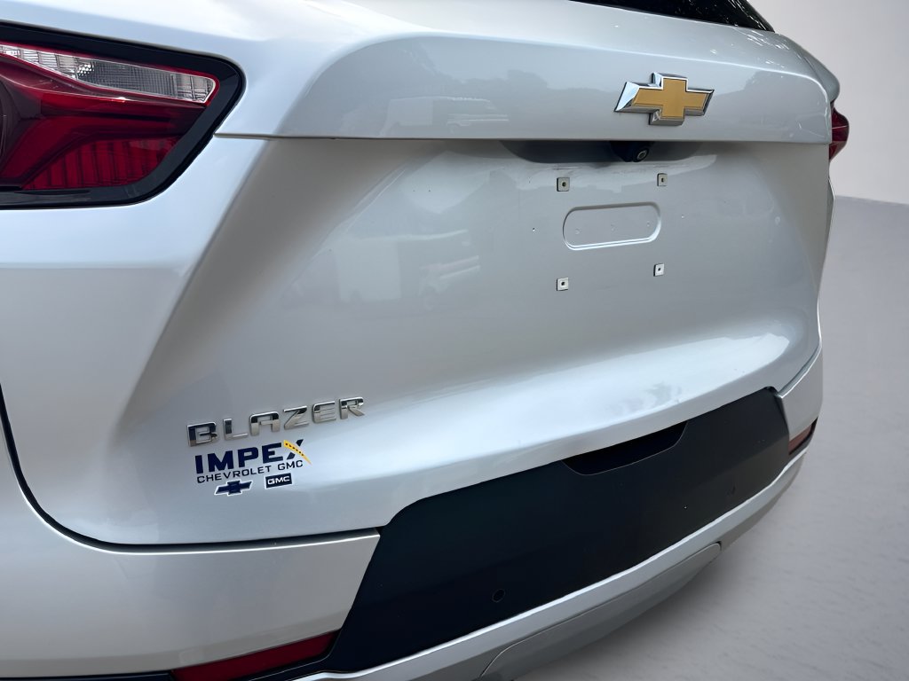 Used 2022 Chevrolet Blazer LT FWD image 36