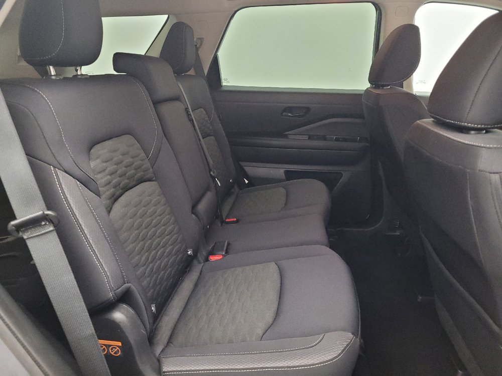 Used 2023 Nissan Pathfinder SV AWD/4WD image 19