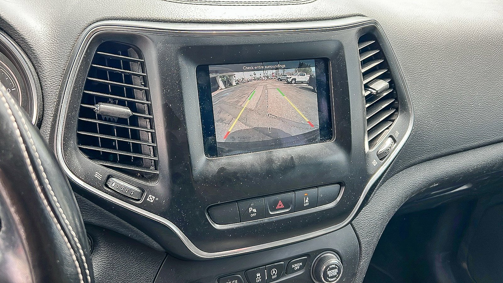 Used 2021 Jeep Cherokee Latitude Plus image 14