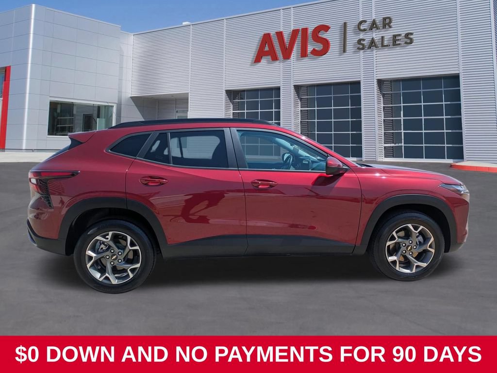 Used 2025 Chevrolet Trax LT w/ LT Convenience Package FWD image 2