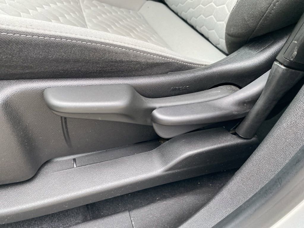 Used 2021 Chevrolet Equinox LS image 23