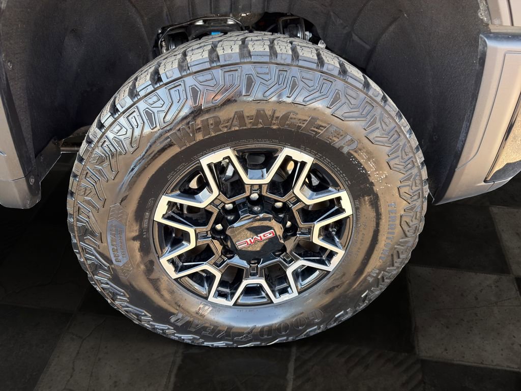 Used 2026 GMC Sierra 2500 AT4X AWD/4WD image 10