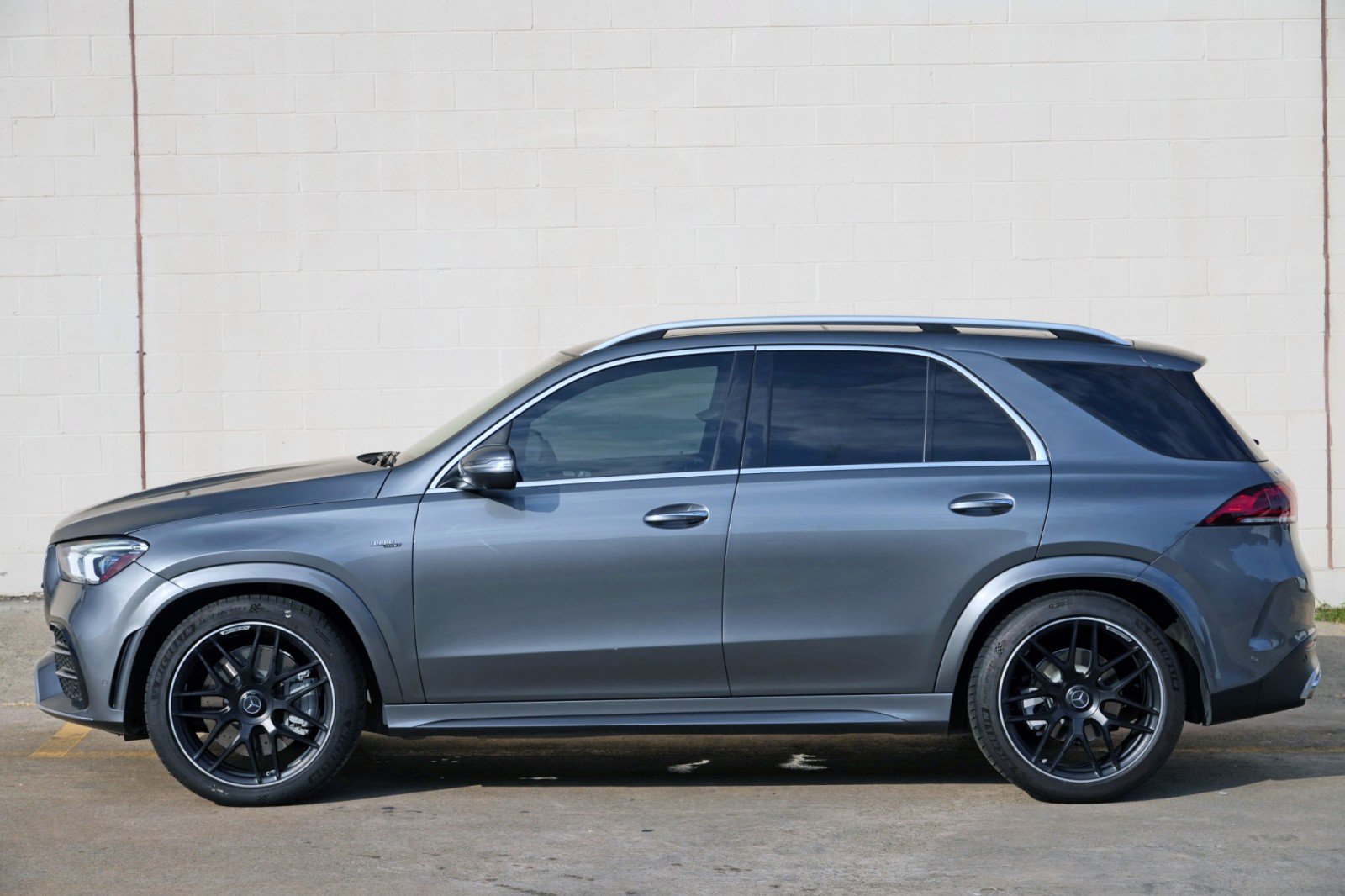 Used 2023 Mercedes-Benz GLE 53 AMG 4MATIC w/ Exterior Lighting Package image 55