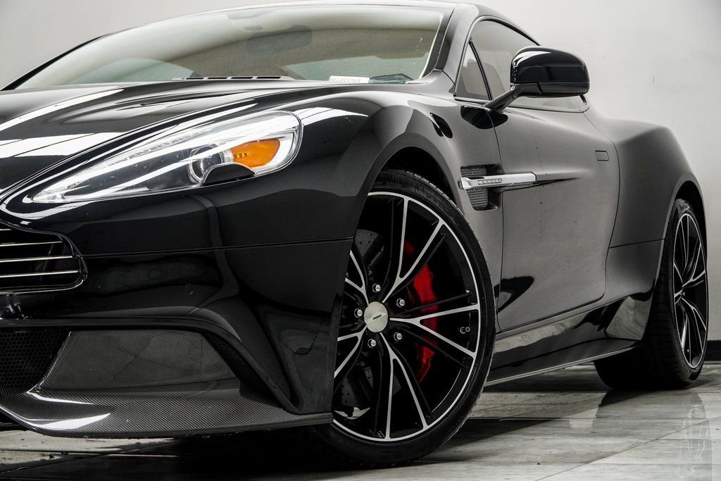 Used 2017 Aston Martin Vanquish Coupe image 7