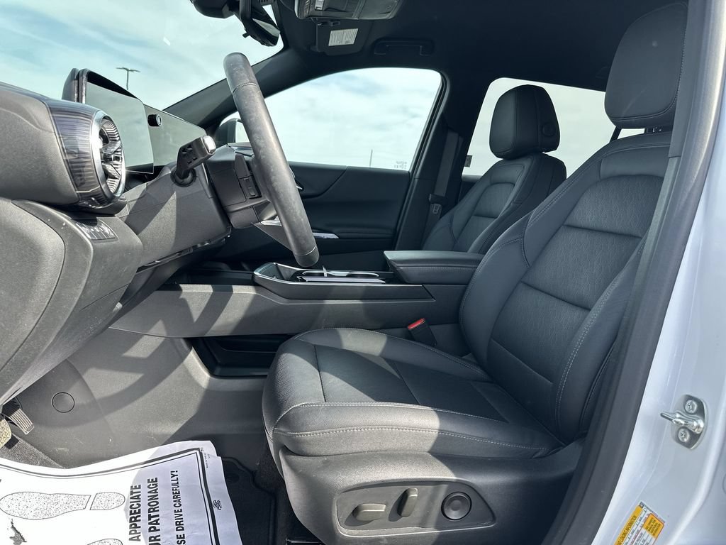 Used 2025 Chevrolet Equinox LT w/ Convenience Package II AWD/4WD image 17