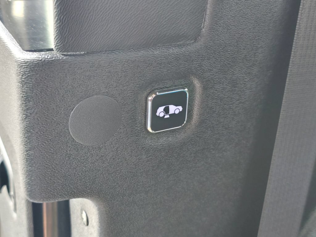 Used 2026 Chevrolet Traverse LT w/ Driver Confidence Package FWD image 18
