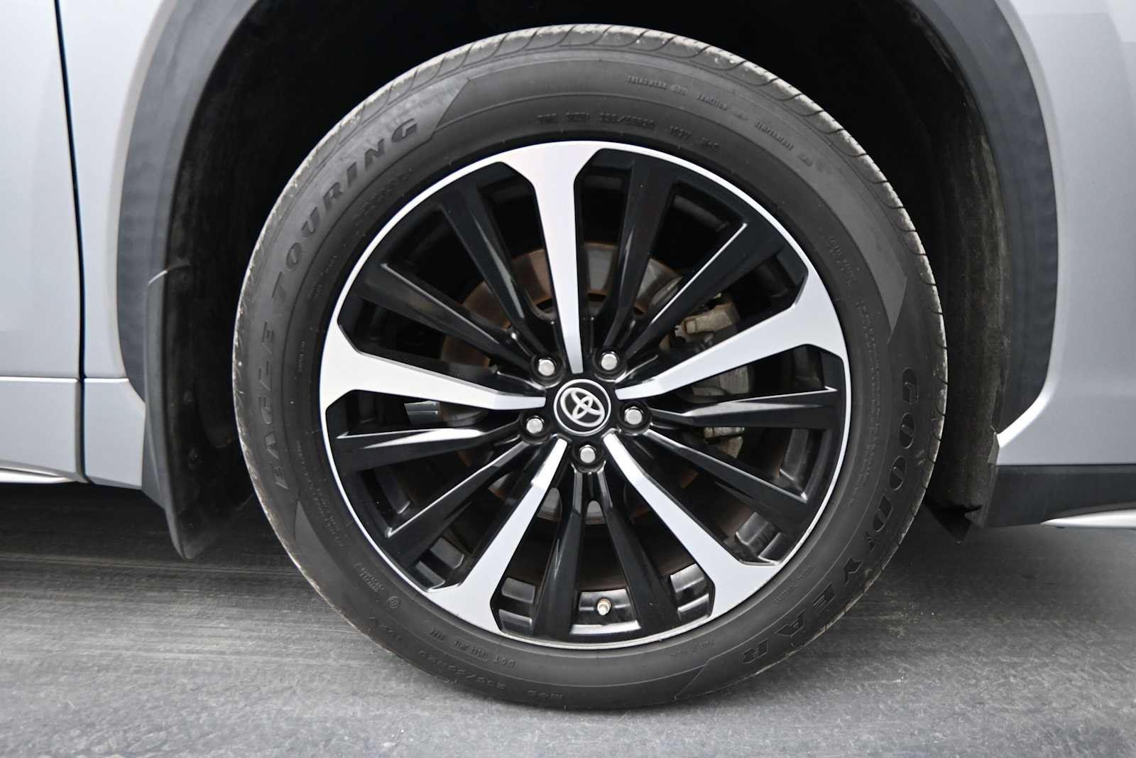 Used 2021 Toyota Highlander XSE AWD/4WD image 10