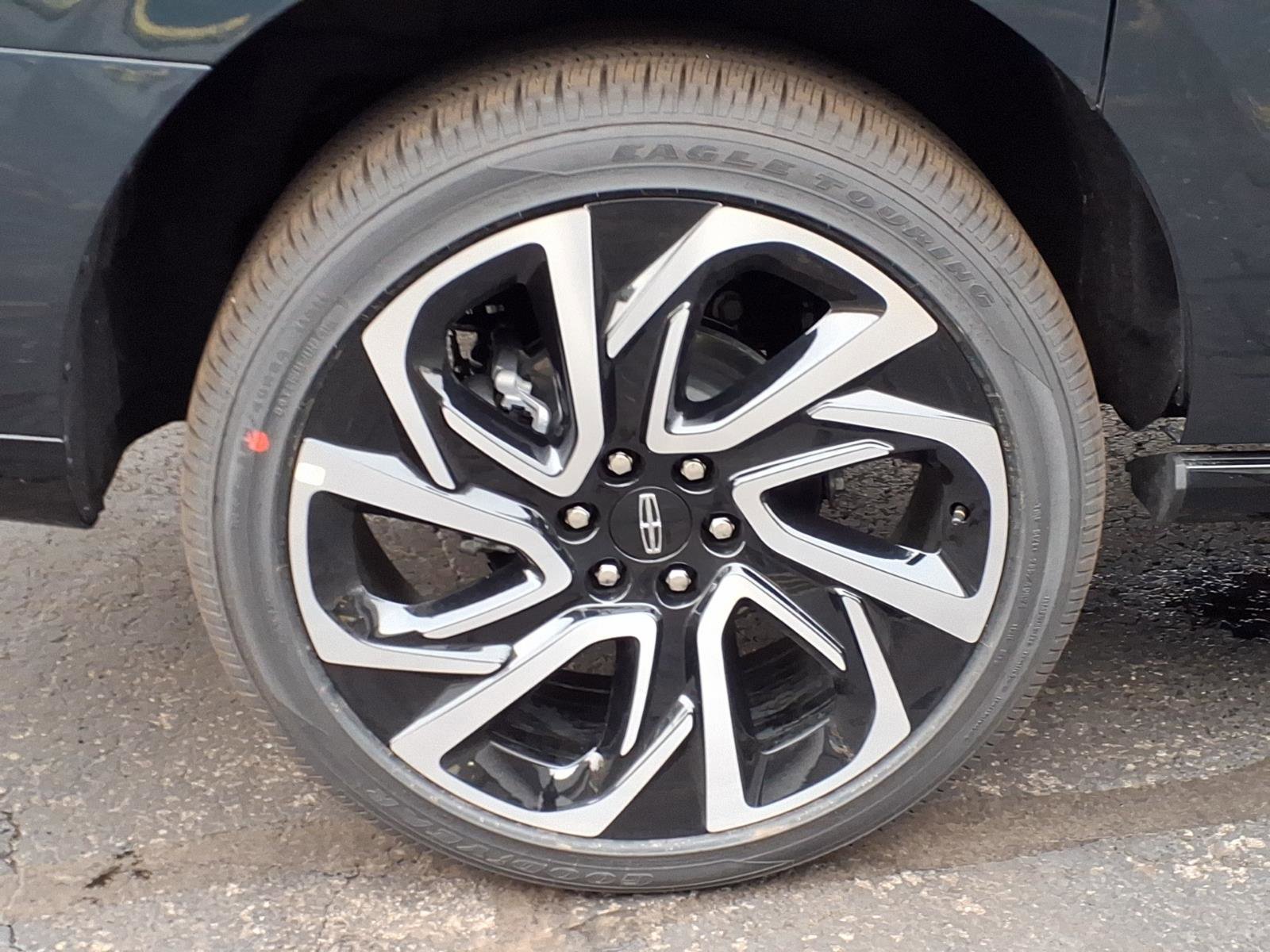 New 2026 Lincoln Navigator L Reserve image 7