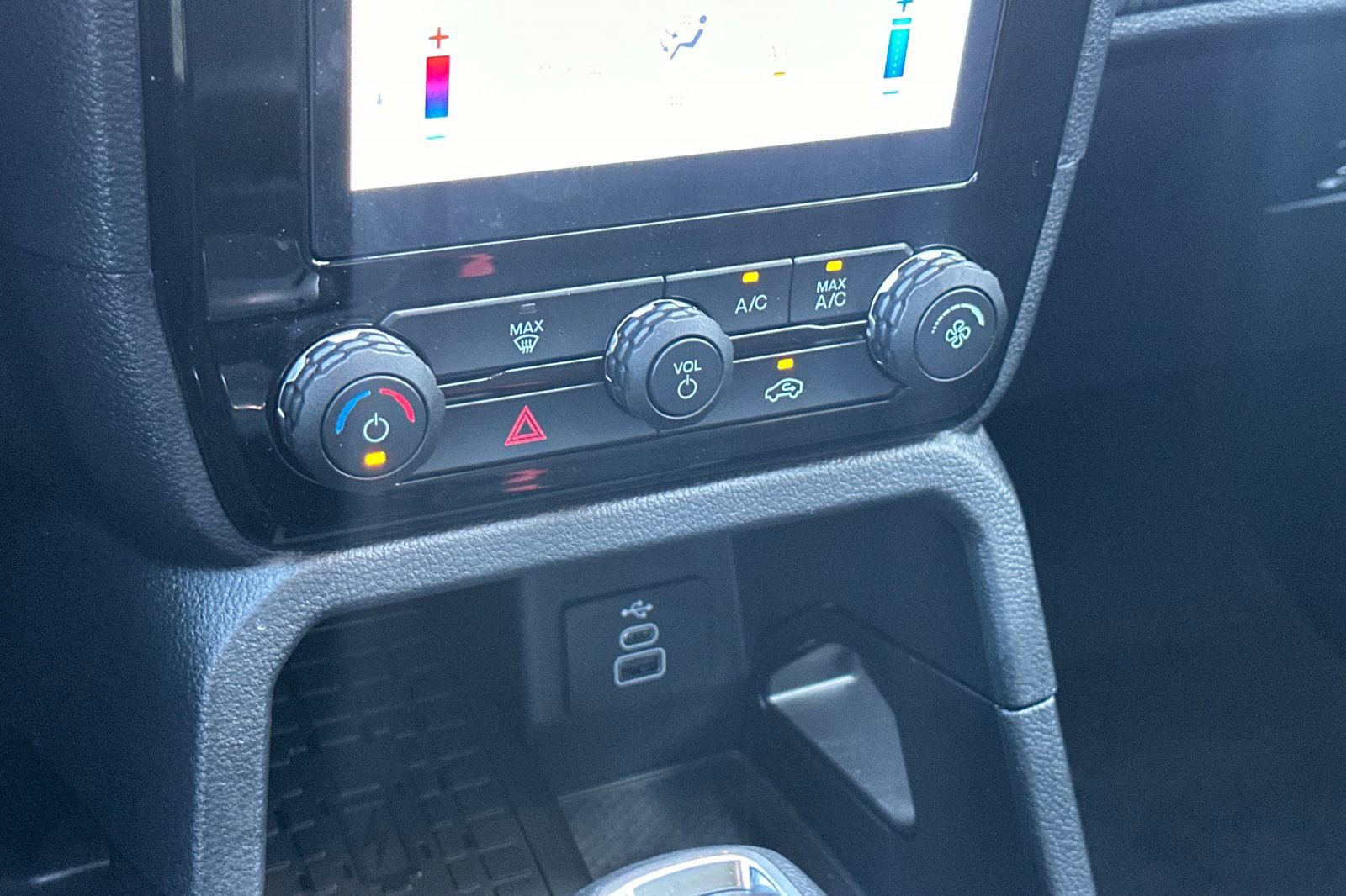 New 2025 Ford Ranger XLT w/ Black Appearance Package image 19