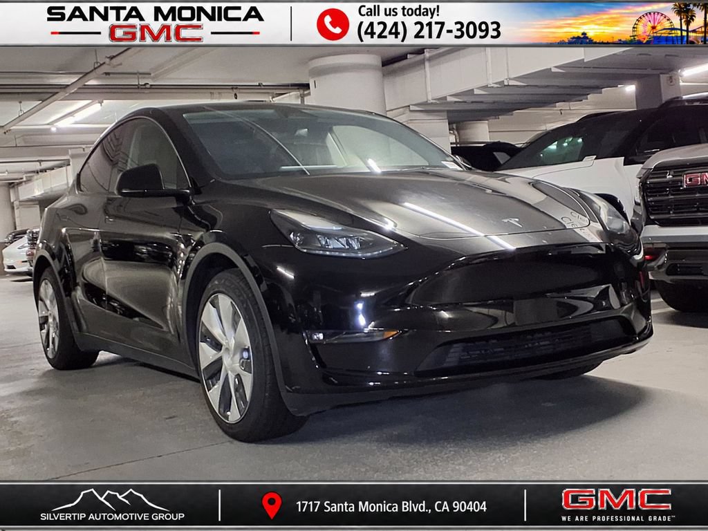 Used 2024 Tesla Model Y Long Range AWD/4WD image 24