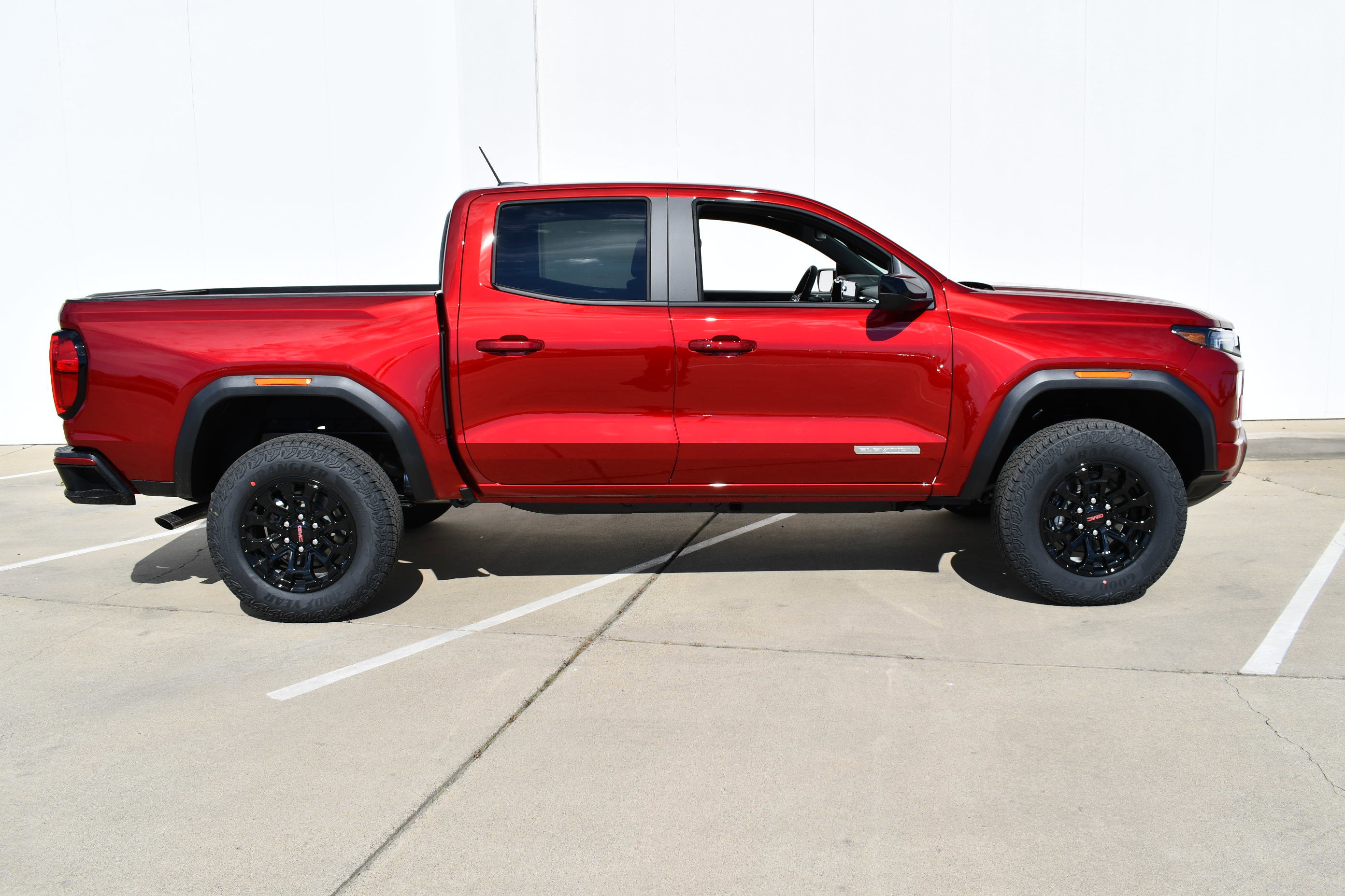 New 2026 GMC Canyon Elevation w/ Convenience Package image 4