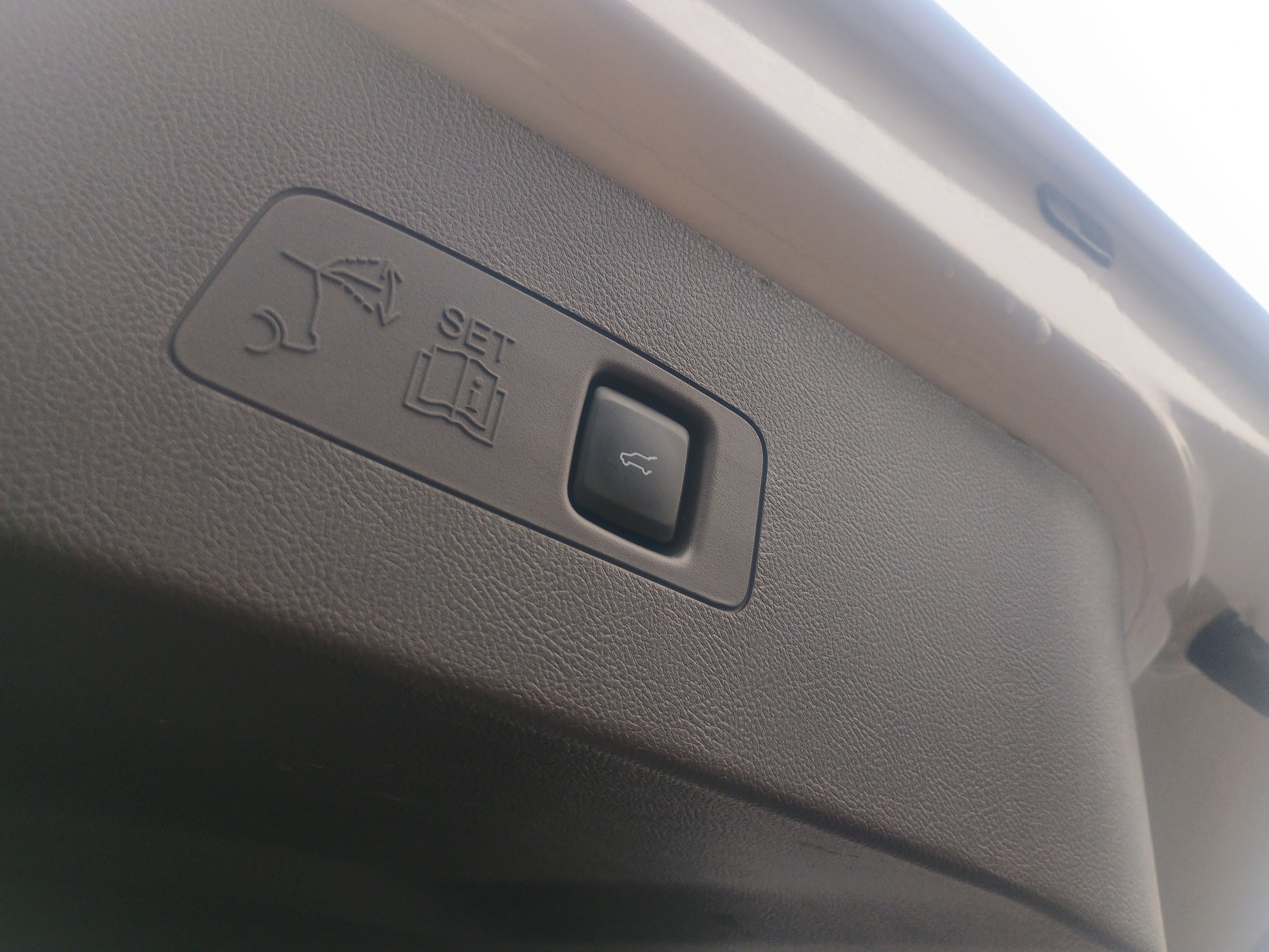 Used 2022 Lincoln Corsair AWD w/ Equipment Group 101A image 11