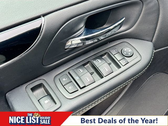 Used 2014 Dodge Grand Caravan SXT image 17