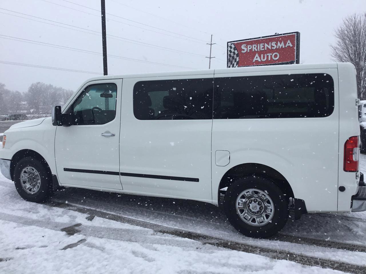 Used 2016 Nissan NV 3500 SL RWD image 10