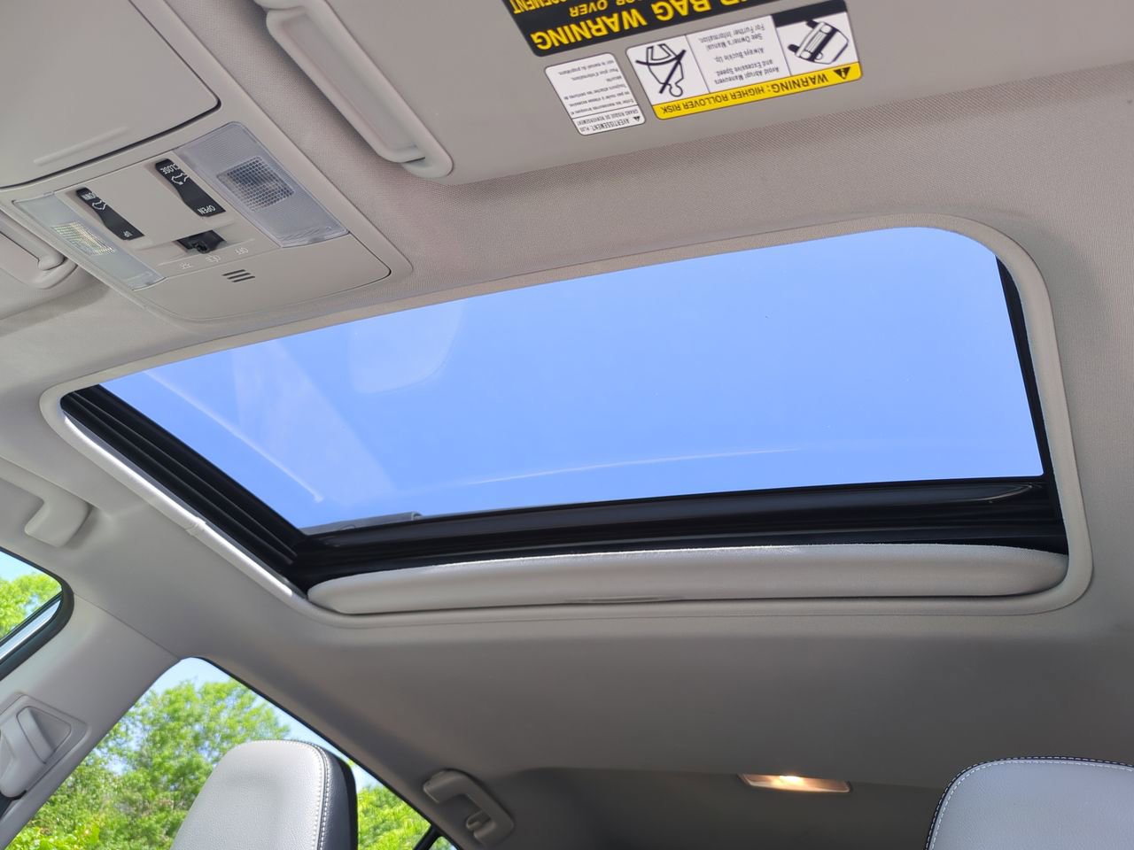 Used 2016 Toyota RAV4 Limited AWD/4WD image 20