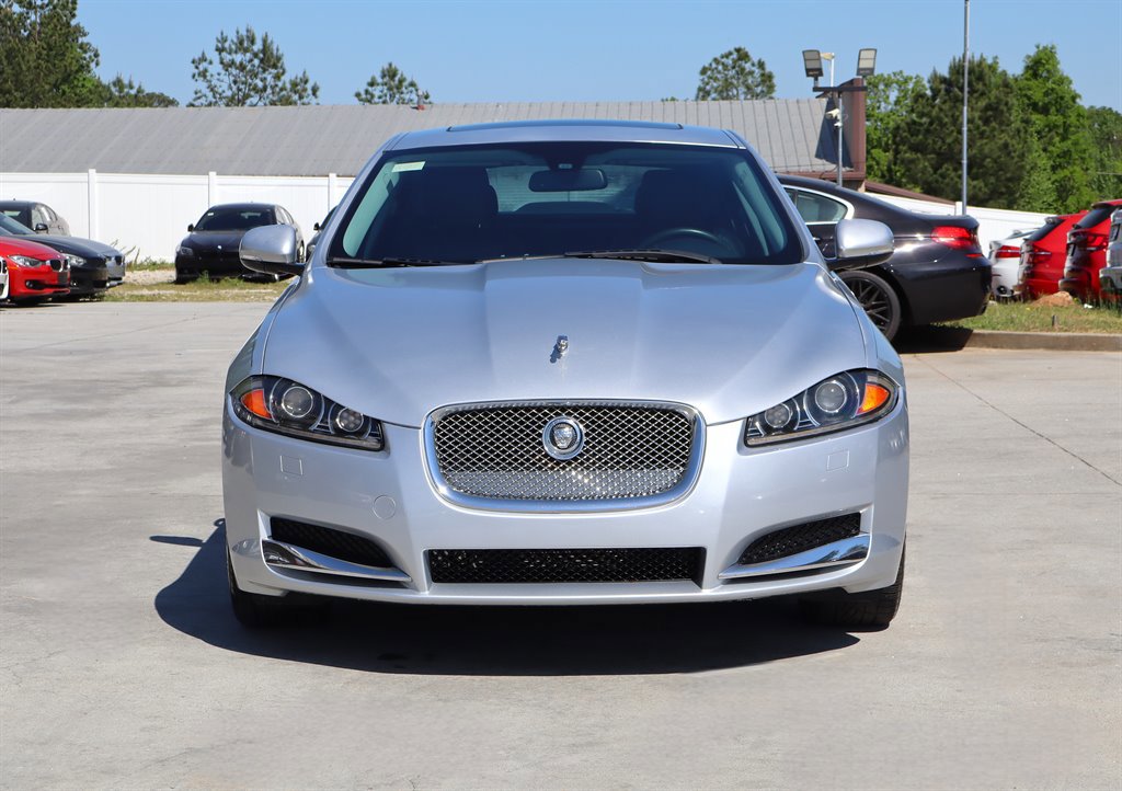 Used 2012 Jaguar XF RWD image 2