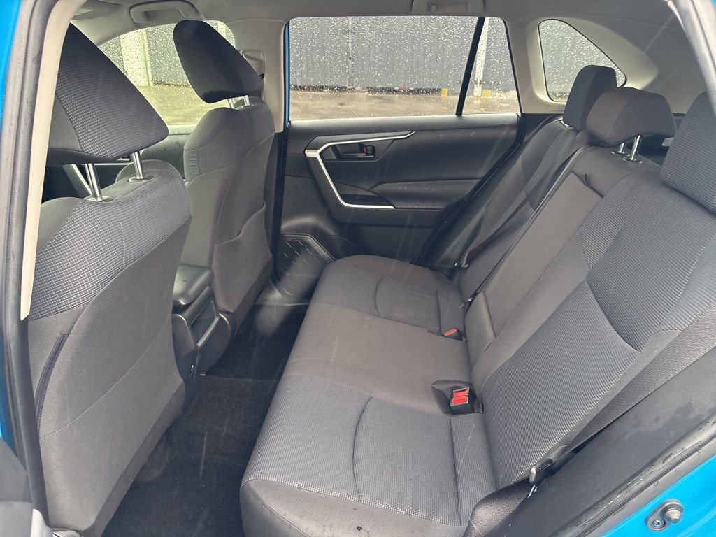 Used 2020 Toyota RAV4 LE image 12