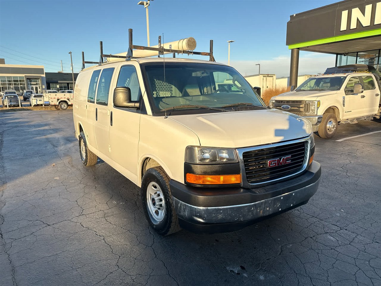 Used 2017 GMC Savana 2500 image 2