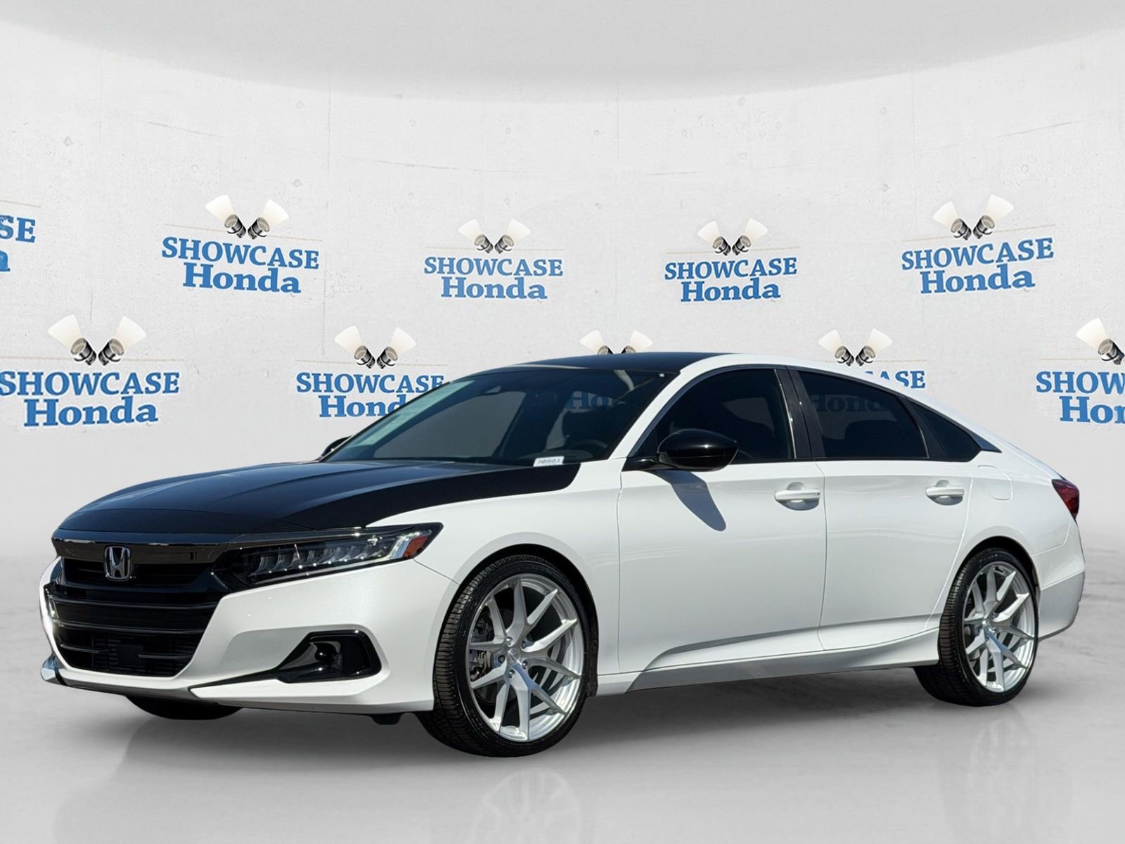 Used 2022 Honda Accord Sport image 2