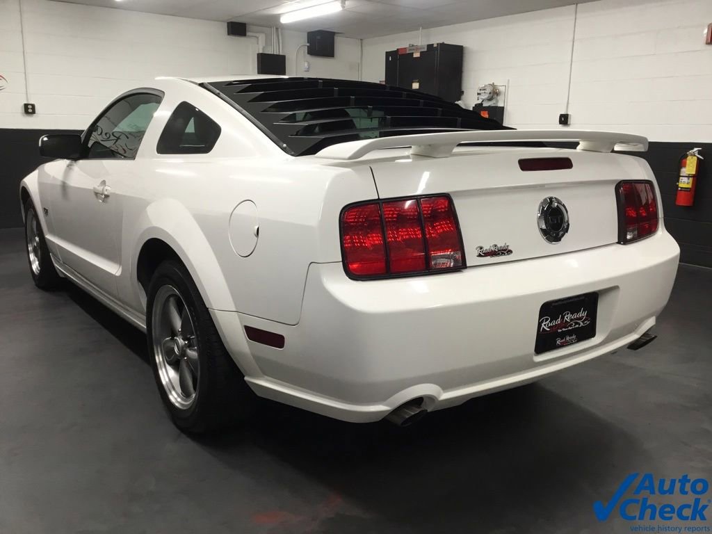 Used 2005 Ford Mustang GT Premium image 8