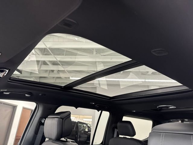 New 2026 Jeep Grand Wagoneer Summit AWD/4WD image 15