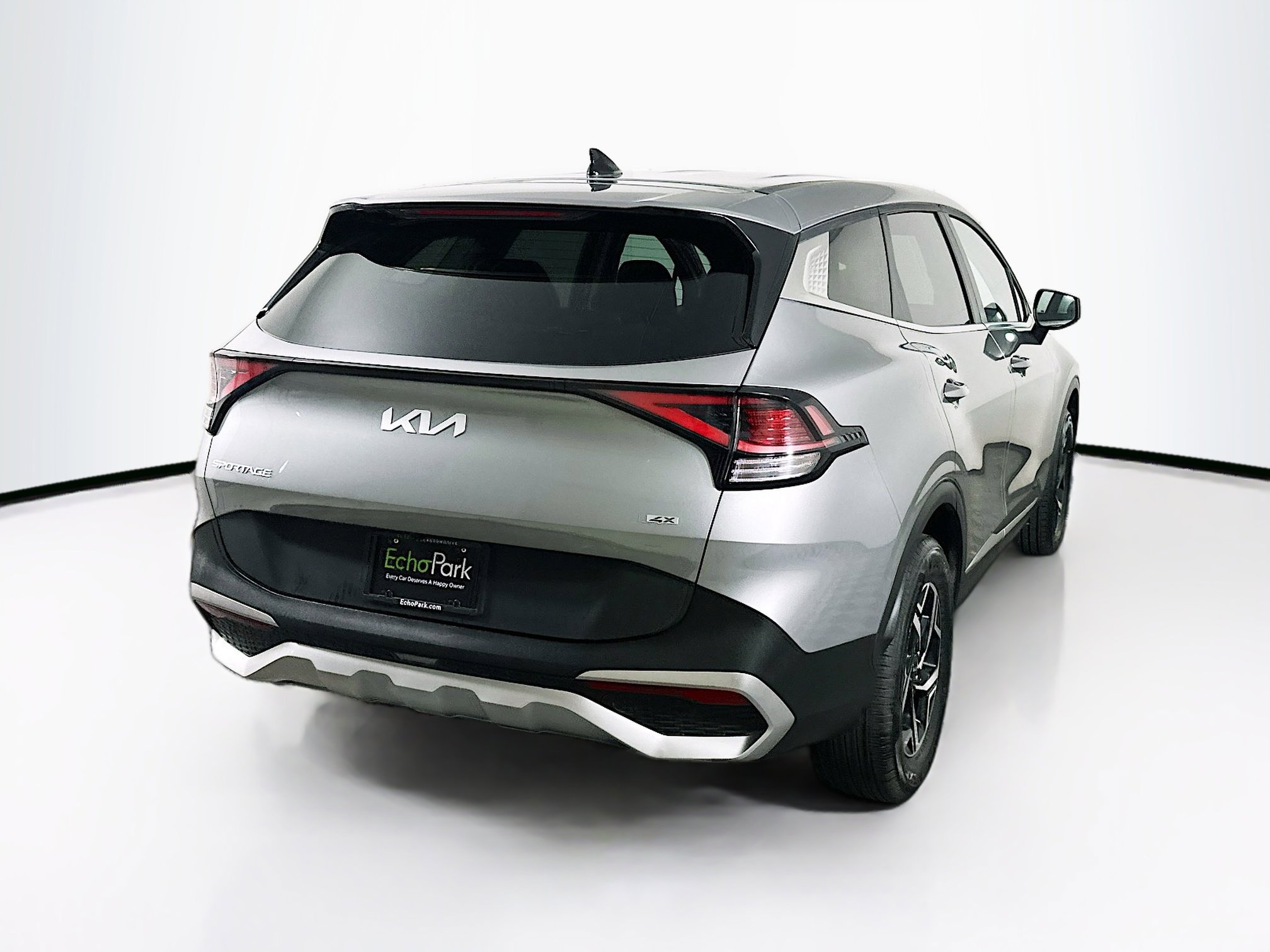 Used 2025 Kia Sportage LX image 9