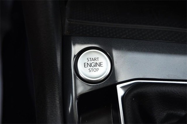 Certified 2024 Volkswagen Tiguan SE image 17