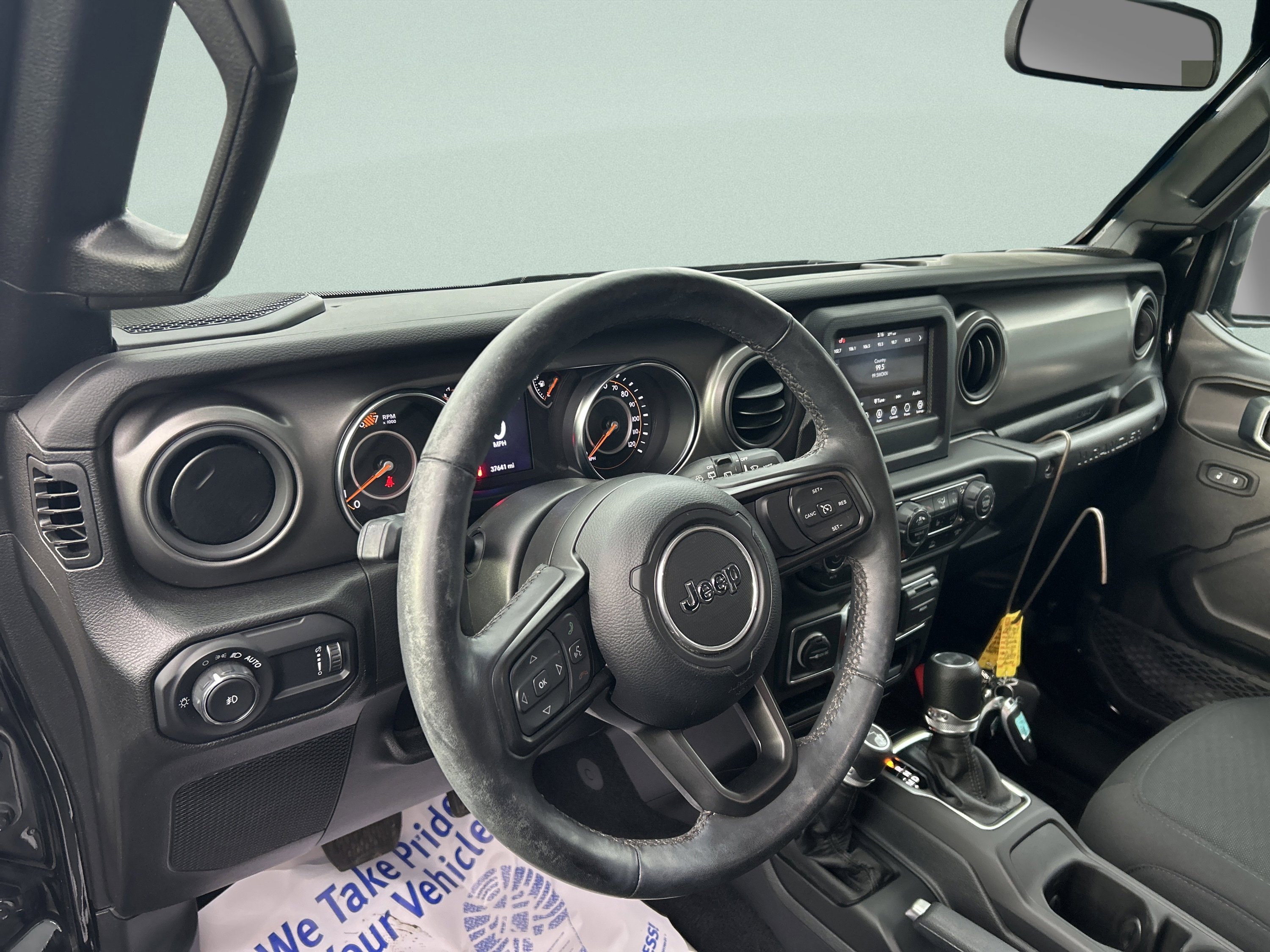 Used 2023 Jeep Wrangler Willys image 12