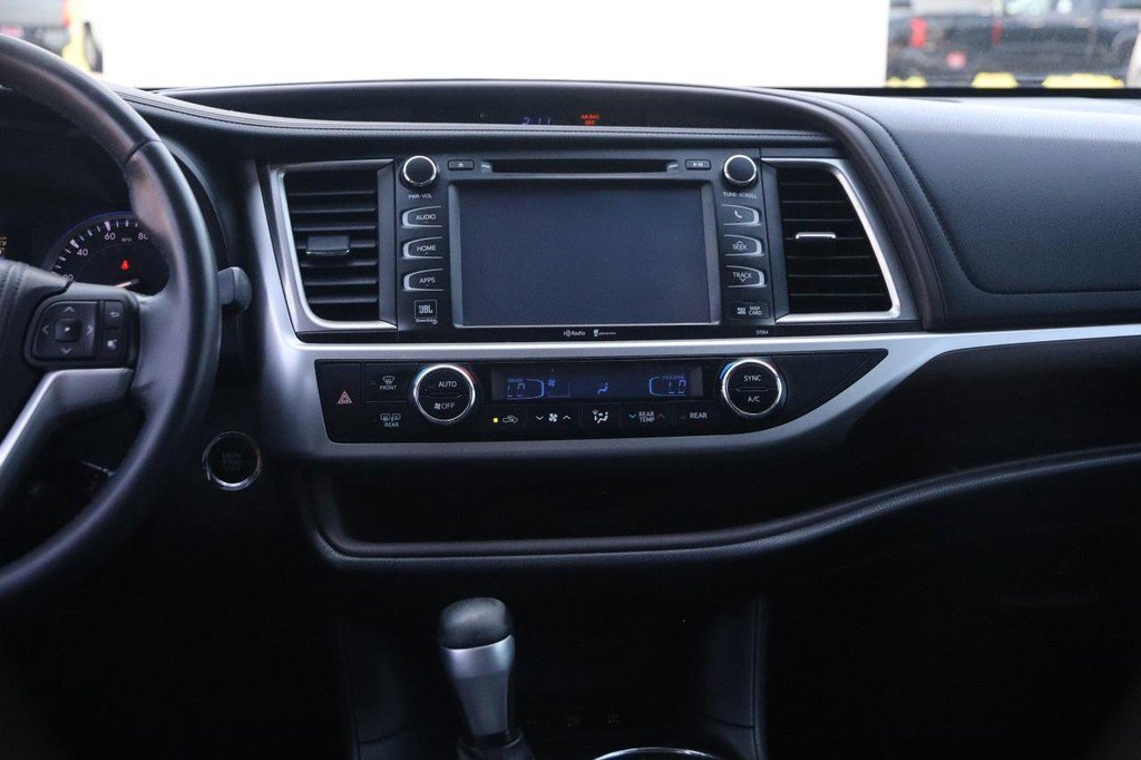 Used 2014 Toyota Highlander Limited AWD/4WD image 15